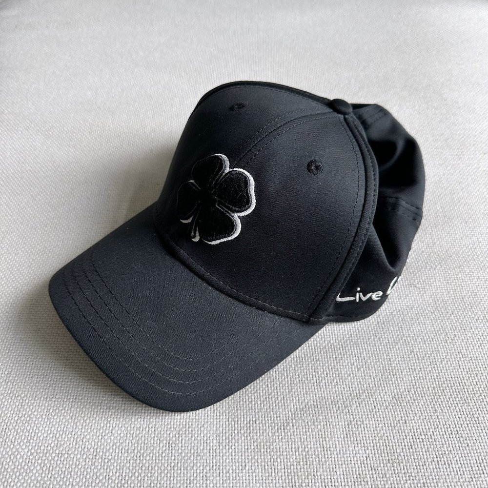NWOT Black Clover S/M Premium Clover 2 Cap